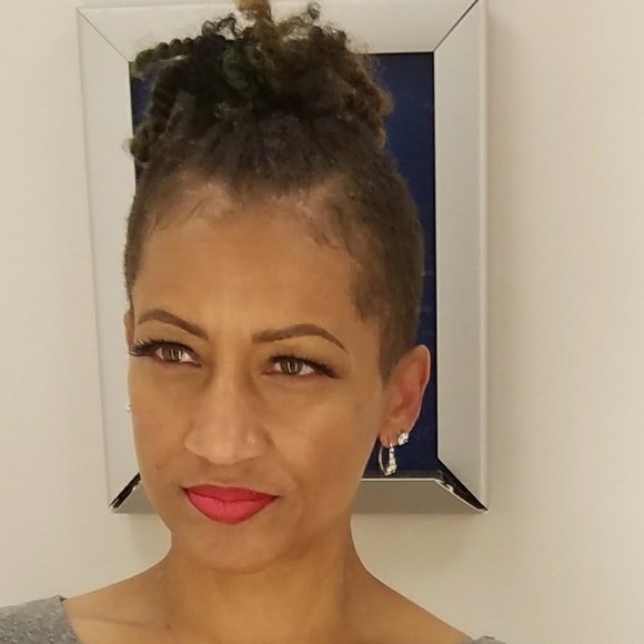 Meet your Posher, Kimberly - Picture 4 of 4